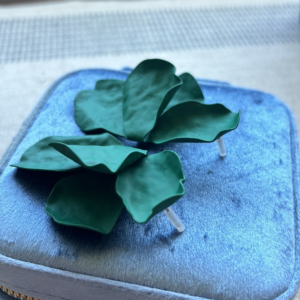 NWT forest green Metal Petal Earrings - Picture 5 of 6